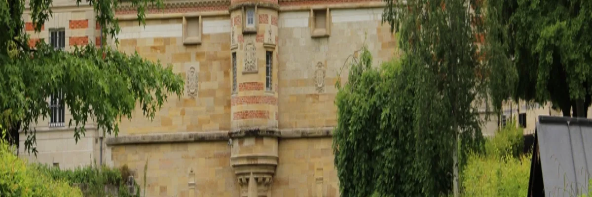 Image Fabricant abri de piscine Châlons-en-Champagne