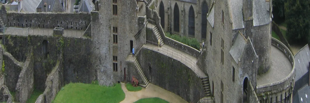 Image Fabricant abri de piscine Fougères