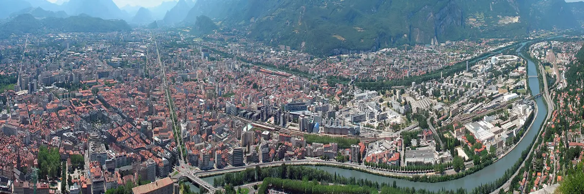 Image Fabricant abri de piscine Grenoble