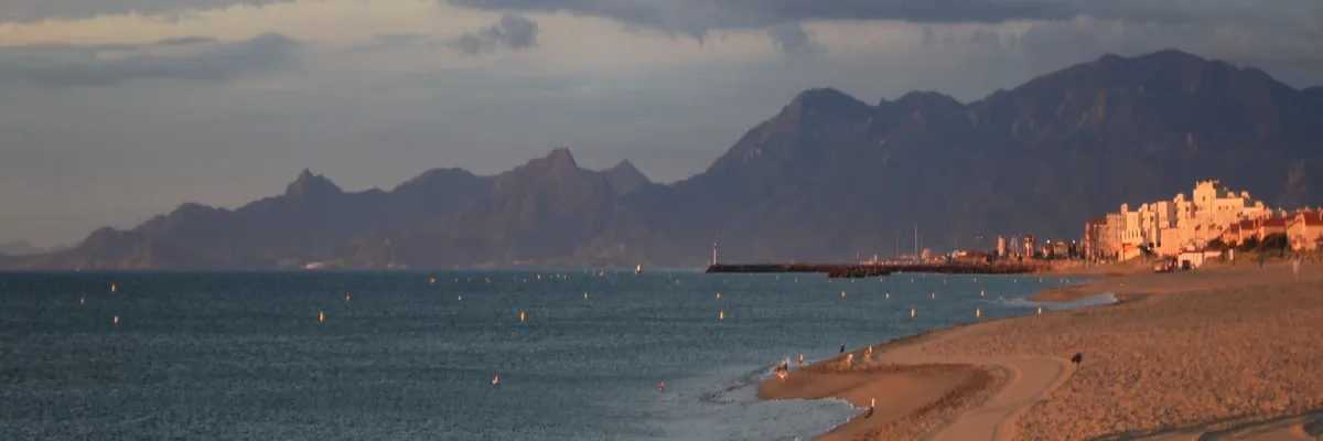 Image Fabricant abri de piscine Le Barcarès