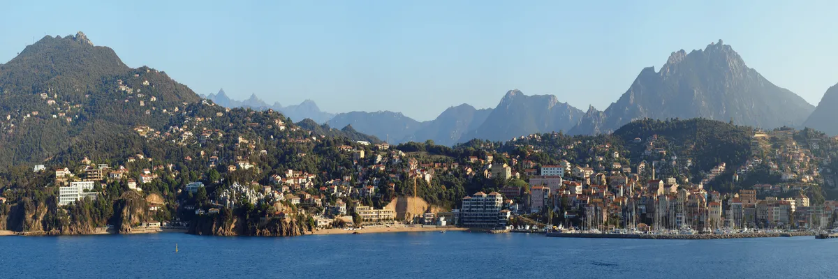 Image Fabricant abri de piscine Propriano