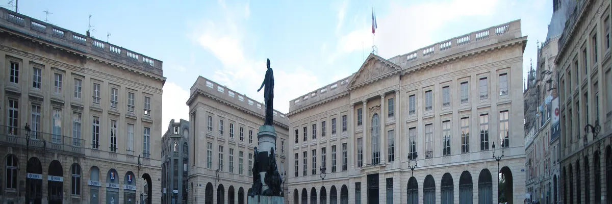 Image Fabricant abri de piscine Reims
