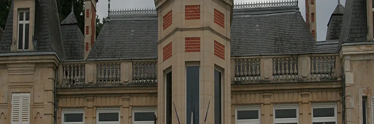 Image Fabricant abri de piscine Savigné-l'Évêque