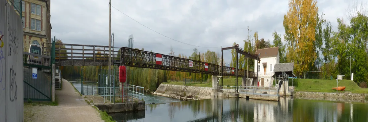 Image Fabricant abri de piscine Seine-et-Marne