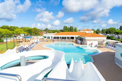 Image de Camping Les Aventuriers de la Calypso · APV · 4 Etoiles